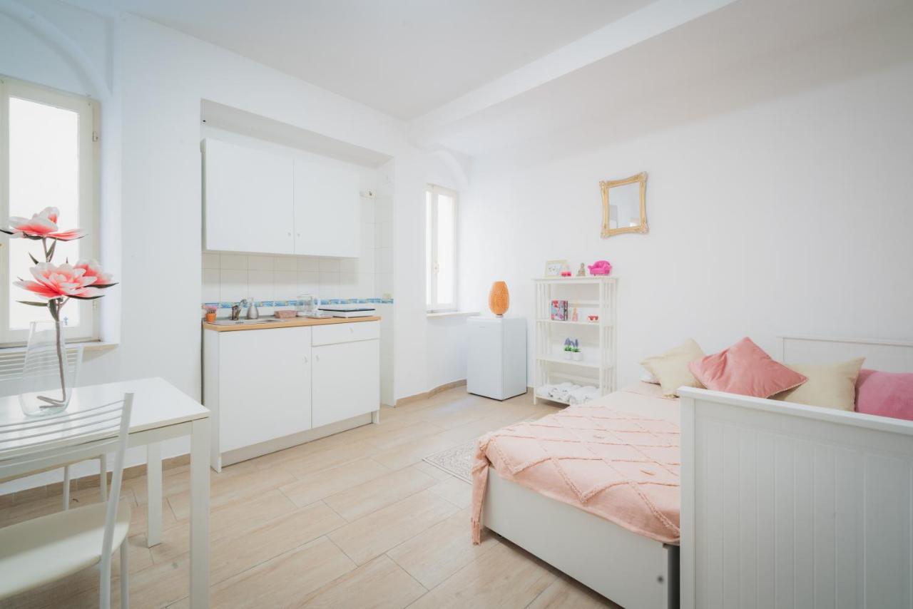 Suite "Castello" Del Garda - Apt Per Coppie Garda Desenzano del Garda Ngoại thất bức ảnh