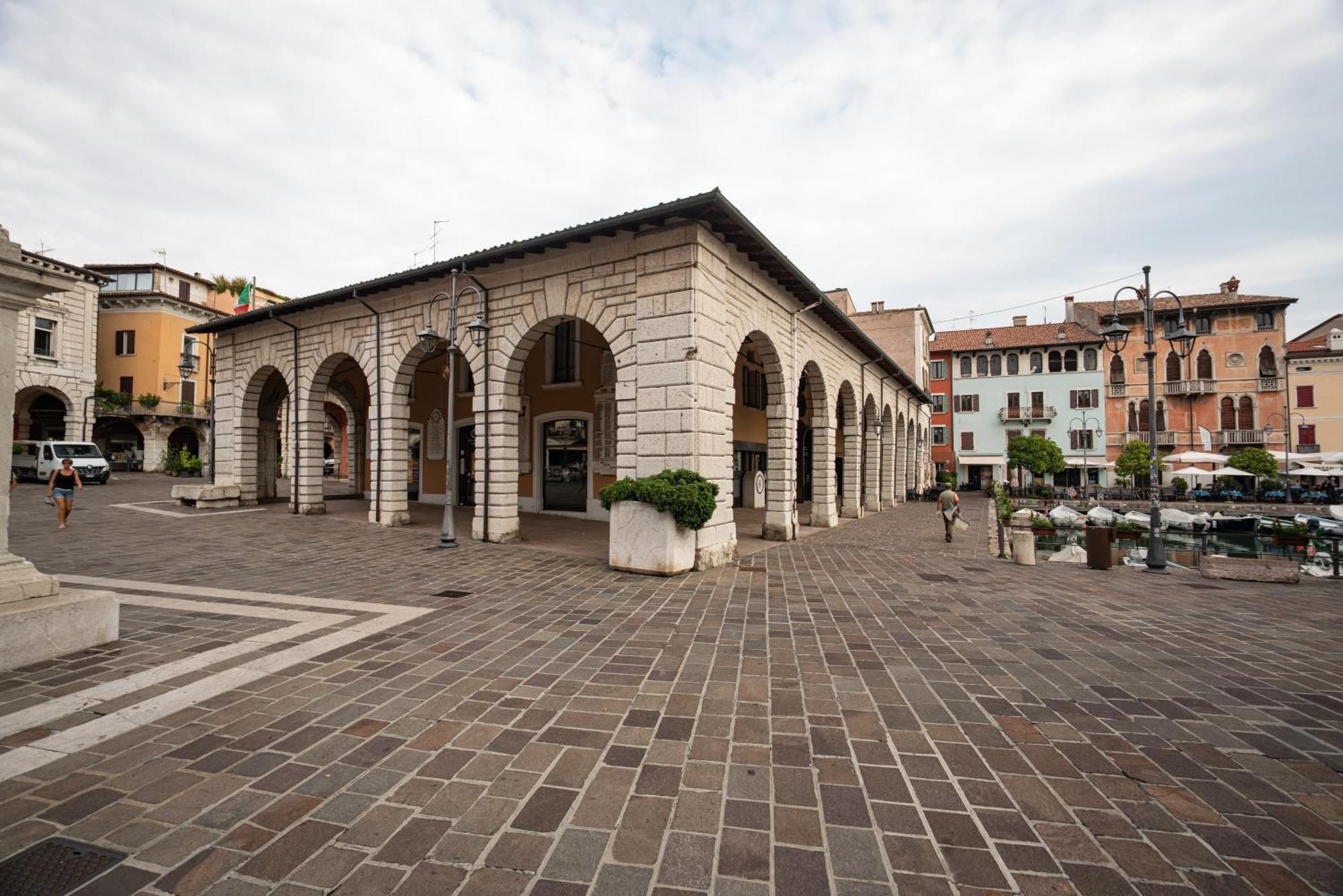 Suite "Castello" Del Garda - Apt Per Coppie Garda Desenzano del Garda Ngoại thất bức ảnh